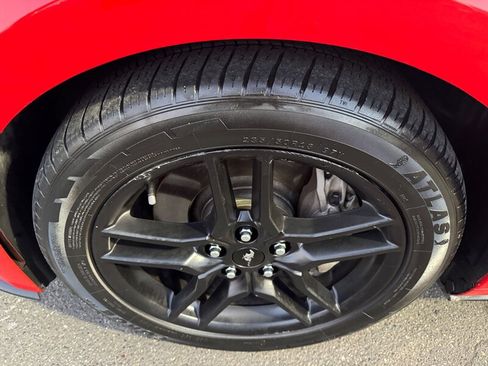 Used 2018 Ford Mustang GT Premium RWD image 10