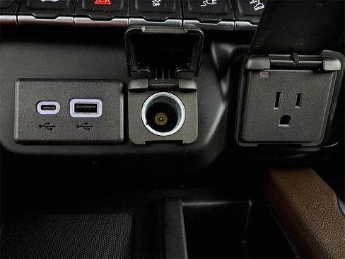 Used 2022 GMC Sierra 2500 Denali image 25