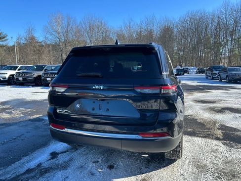 Used 2023 Jeep Grand Cherokee 4WD 4xe w/ Luxury Tech Group II image 6