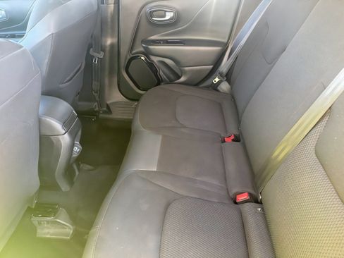 Used 2018 Jeep Renegade Altitude image 14