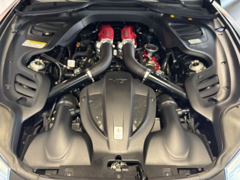 Used 2018 Ferrari GTC4Lusso T image 19