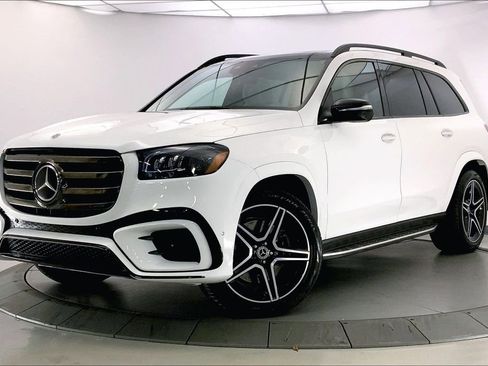 Used 2024 Mercedes-Benz GLS 450 4MATIC image 11