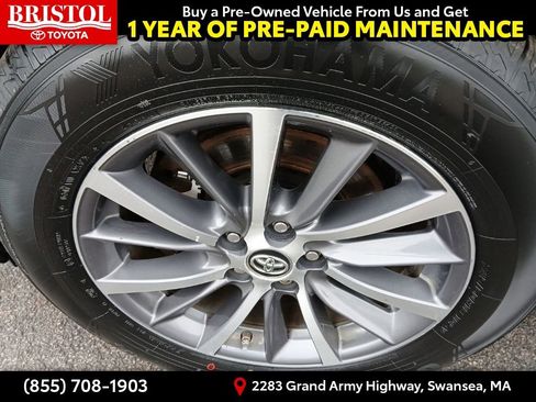 Used 2017 Toyota Highlander XLE w/ Carpet Mat Package image 15