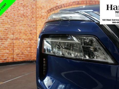 Certified 2021 Nissan Rogue SV image 63