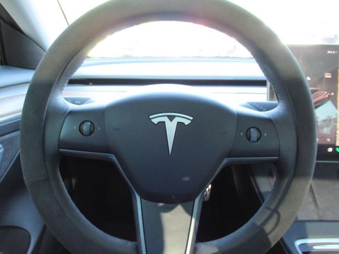 Used 2023 Tesla Model 3 Standard Range RWD image 26