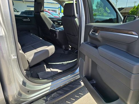 Used 2025 Chevrolet Silverado 1500 LT Trail Boss w/ Convenience Package II AWD/4WD image 15