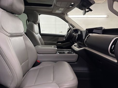 Certified 2025 Ford Expedition Active RWD image 32