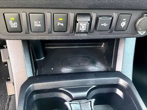 Used 2020 Toyota Tacoma TRD Sport w/ Technology Package AWD/4WD image 16