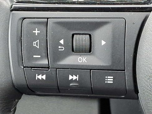 Used 2022 Nissan Pathfinder SL AWD/4WD image 21