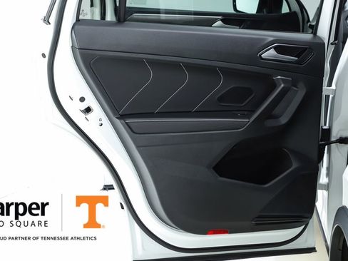 Used 2023 Volkswagen Tiguan SE R-Line FWD image 17