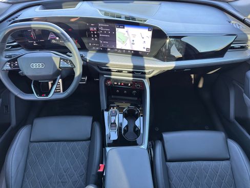 Certified 2025 Audi SQ5 Premium Plus image 23