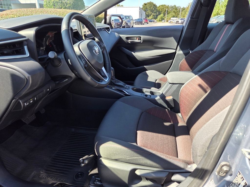 Used 2026 Toyota Corolla SE FWD image 5