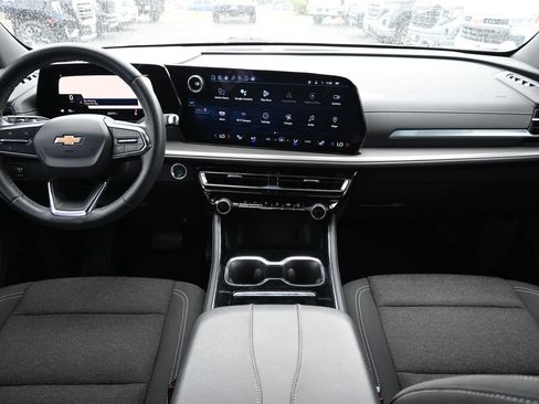 Used 2024 Chevrolet Traverse LS FWD image 7