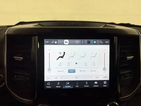Used 2022 RAM 1500 Laramie AWD/4WD image 19