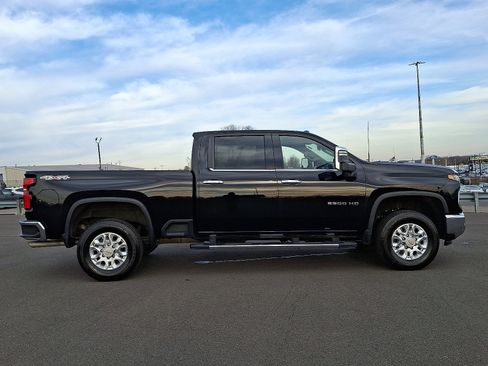 Certified 2024 Chevrolet Silverado 2500 LTZ w/ LTZ Convenience Package image 7