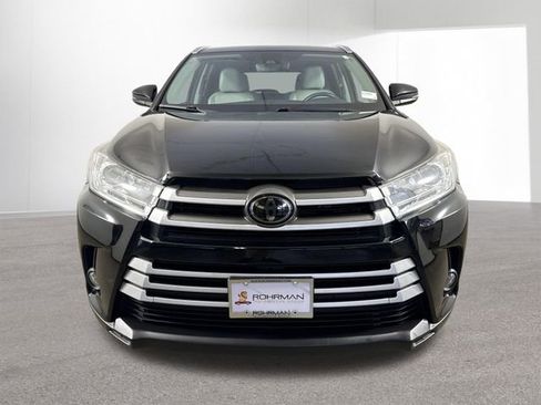 Used 2018 Toyota Highlander XLE AWD/4WD image 26