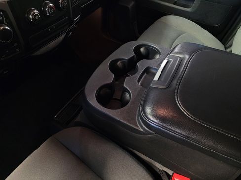 Used 2021 RAM 1500 Classic SLT AWD/4WD image 26