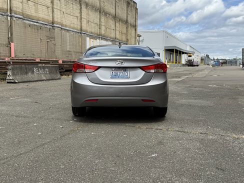 Used 2013 Hyundai Elantra GLS image 7