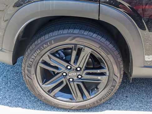 Used 2024 Chevrolet Trax ACTIV w/ Sunroof Package FWD image 7