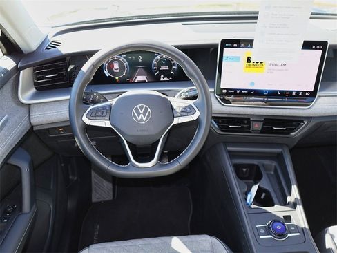 Certified 2025 Volkswagen Tiguan S image 16