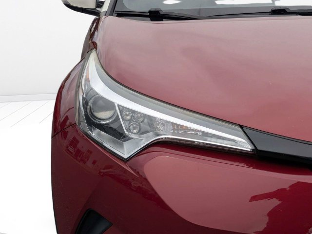 Used 2018 Toyota C-HR XLE FWD image 9