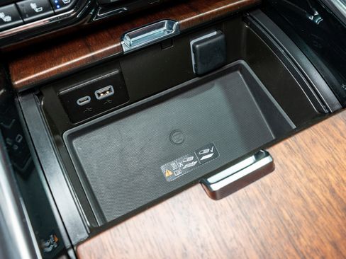 Used 2024 GMC Yukon Denali Ultimate image 25