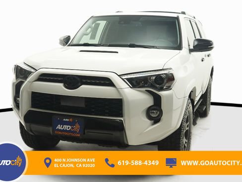 Used 2021 Toyota 4Runner Venture w/ Moonroof Package AWD/4WD image 4