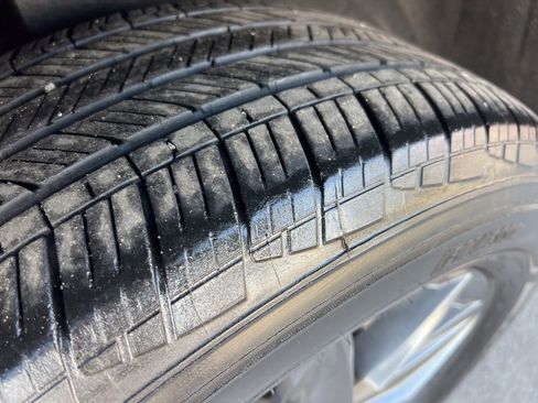 Used 2022 Volkswagen Tiguan SE image 8