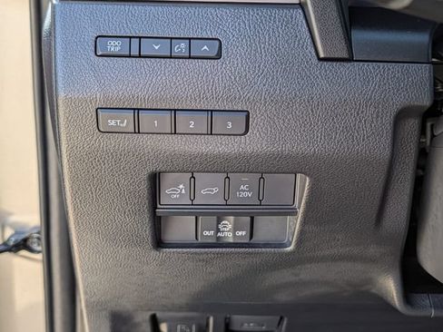 Used 2025 Lexus GX 550 w/ Accessory Package (2T) AWD/4WD image 24