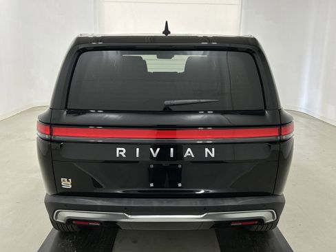 Used 2024 Rivian R1S Adventure AWD/4WD image 4
