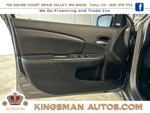 Used 2013 Chrysler 200 Limited FWD image 9