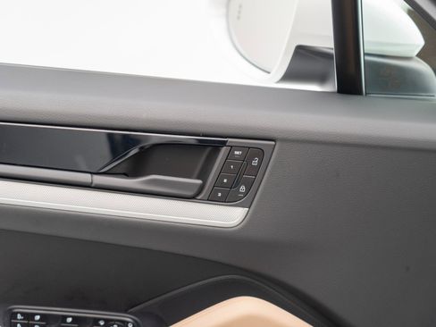 Certified 2026 Porsche Cayenne AWD/4WD image 21