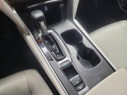 Used 2019 Honda Accord LX image 26