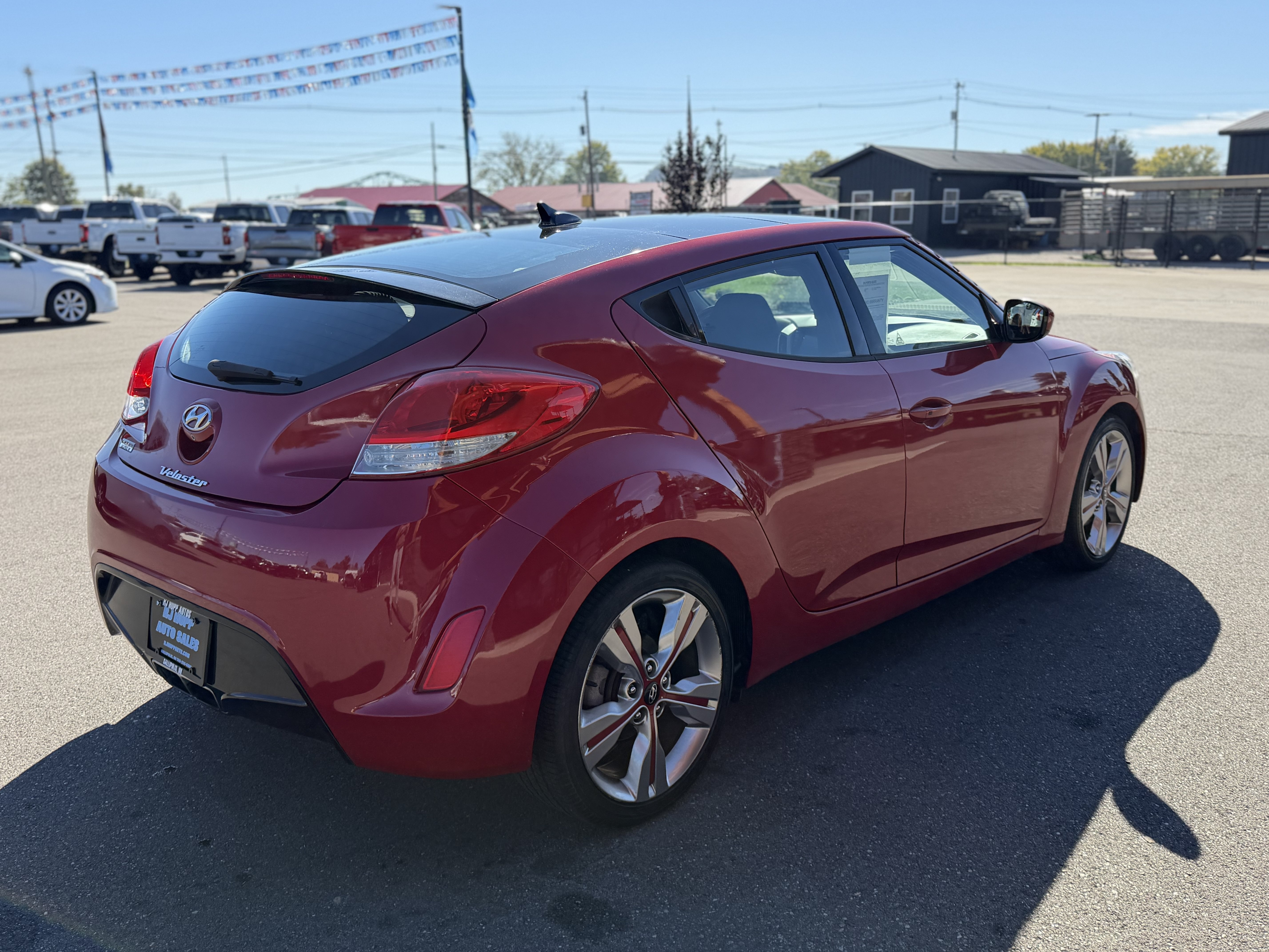 Used 2017 Hyundai Veloster Value Edition FWD image 3