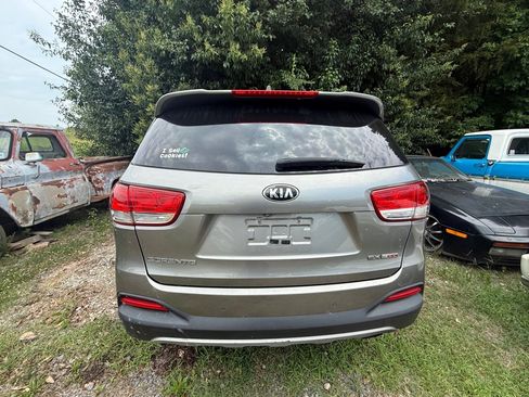 Used 2016 Kia Sorento EX w/ EX Premium Package FWD image 3