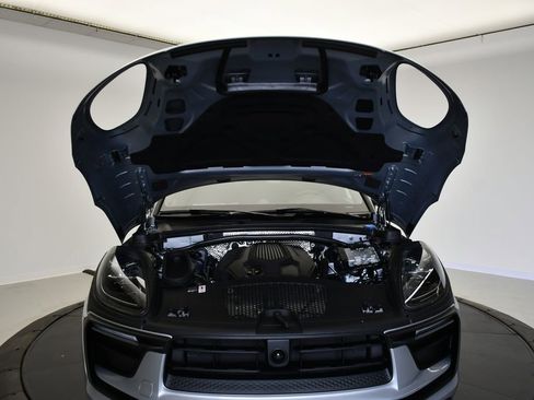 New 2026 Porsche Macan AWD/4WD image 14