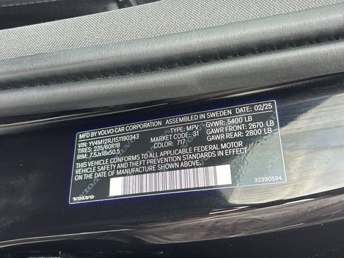 Certified 2025 Volvo XC60 B5 Core AWD/4WD image 33
