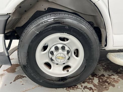 Used 2025 Chevrolet Express 2500 w/ Driver Convenience Package RWD image 25