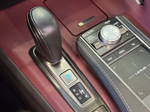 Used 2021 Lexus LC 500 Convertible RWD image 22