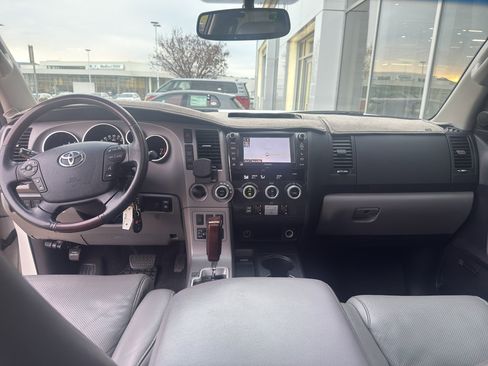 Used 2013 Toyota Sequoia Platinum image 23