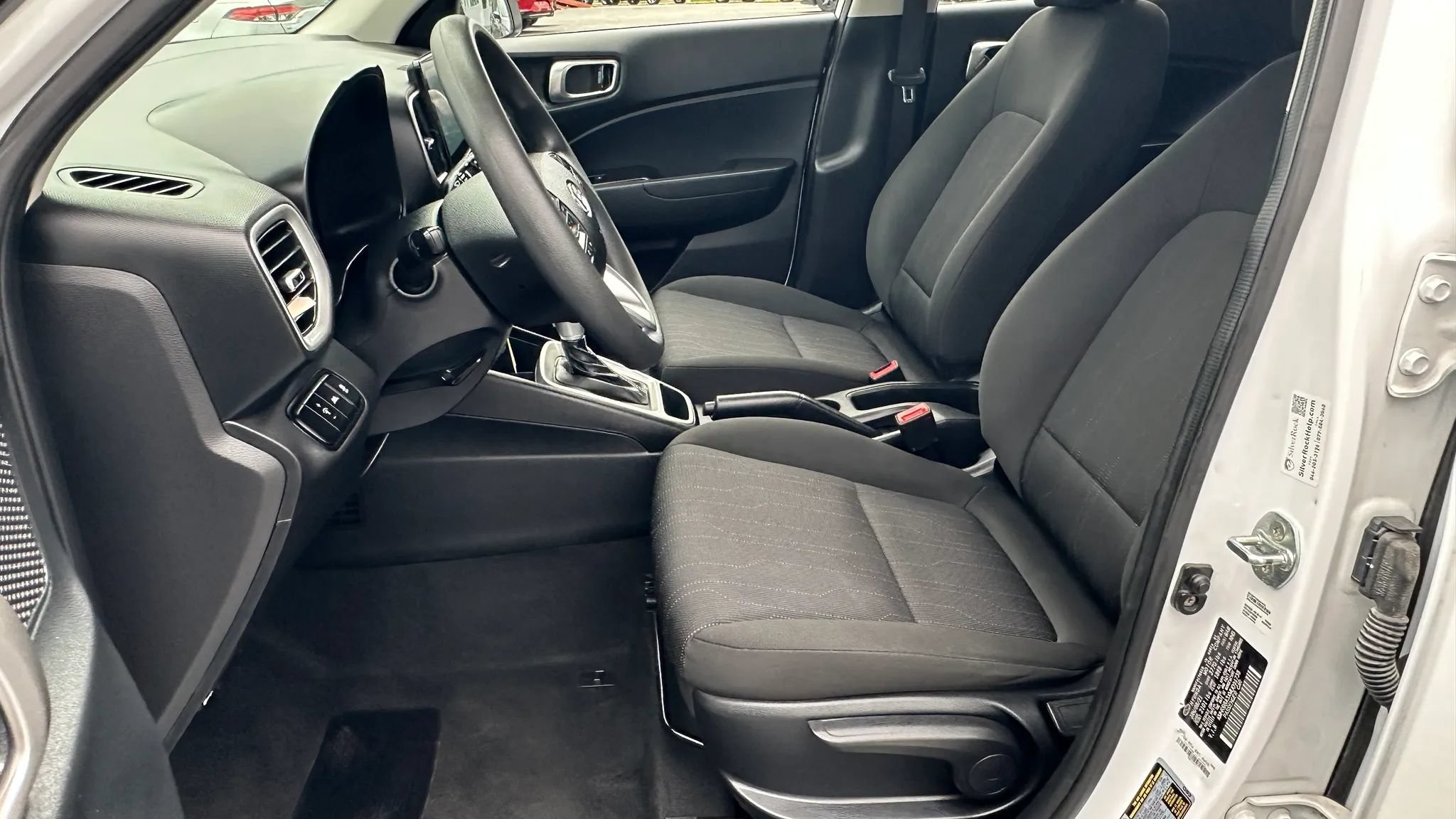 Used 2021 Hyundai Venue SE FWD image 11