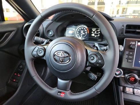 Used 2025 Toyota GR86 Premium image 24