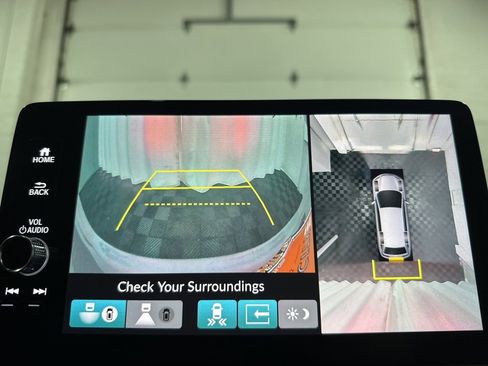 Used 2025 Honda Pilot TrailSport image 29