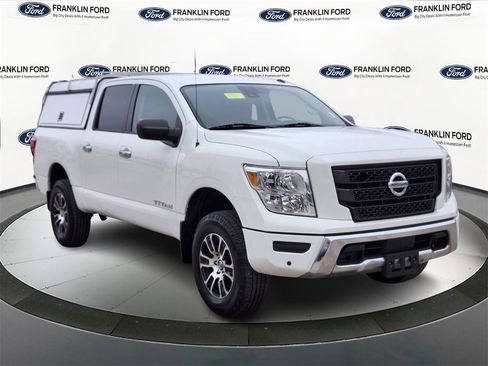 Used 2021 Nissan Titan SV w/ SV Convenience Package image 7