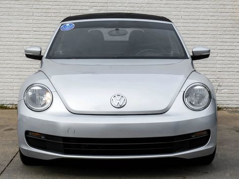 Used 2013 Volkswagen Beetle 2.5 image 4