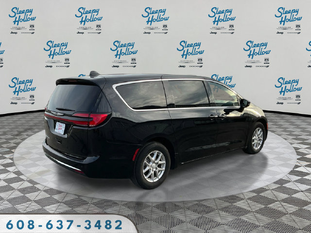 Used 2026 Chrysler Pacifica Select FWD image 5