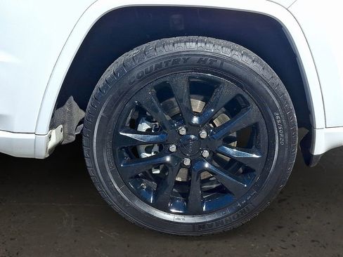Used 2022 Jeep Grand Cherokee Laredo X AWD/4WD image 10