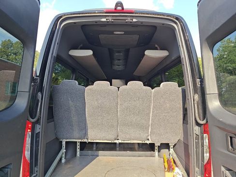 Used 2019 Mercedes-Benz Sprinter 2500 image 42