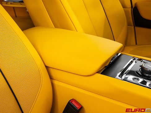 Used 2026 Rolls-Royce Cullinan image 48