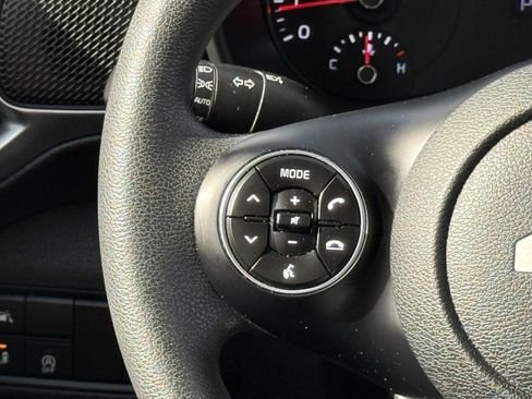 Used 2022 Kia Soul LX w/ Technology Package image 22